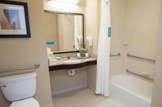 Hampton Inn & Suites Providence Downtown - Providence - 3