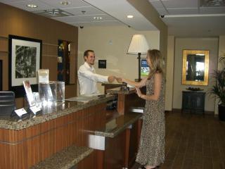Hampton Inn and Suites Pueblo/North - Pueblo - 8