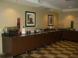Hampton Inn and Suites Pueblo/North - Pueblo - 2