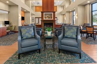 Hampton Inn & Suites Burlington - Burlington - 7