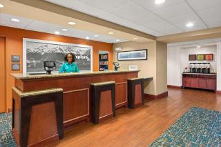 Hampton Inn & Suites Burlington - Burlington - 6