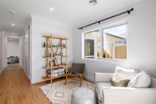 Lonnie St Pine - 3