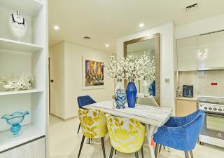 FIRST CLASS 2BD, Full Burj Khalifa view in the Heart of Downtown - Dubai - 5