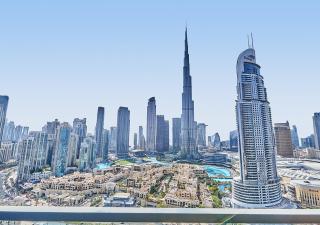 FIRST CLASS 2BD, Full Burj Khalifa view in the Heart of Downtown - Dubai - 7