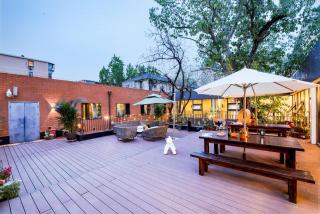 Meriton M Hotel The interior features a terrace offers laundry services Free coffee travel services and dining recommendations It is close to Sanlitun, a vibrant area for young people, and near the subway station, making it convenient to reach any attra - 0