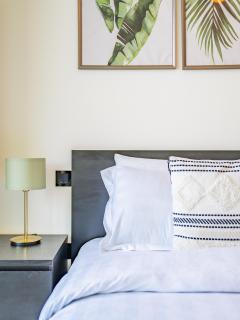 Beautiful Cityscape Views From This Urban Retreat - Dubai - 1