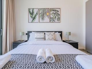 Beautiful Cityscape Views From This Urban Retreat - Dubai - 2