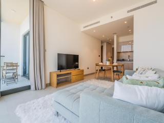 Beautiful Cityscape Views From This Urban Retreat - Dubai - 5
