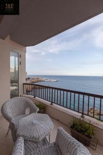 Breathtaking Seafront 3BD w/ Balcony, Sliema coast by 360 Estates - Sliema - 3
