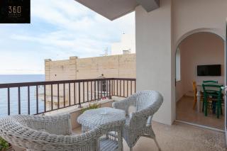 Breathtaking Seafront 3BD w/ Balcony, Sliema coast by 360 Estates - Sliema - 4