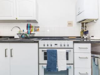 Beautiful Flat with balcony in Swiss Cottage, London - Pass the Keys - 8