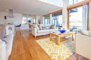Waters Edge 05, Amaranth Lodge - P - 9