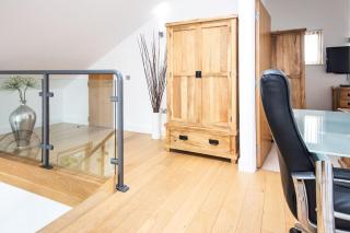Waters Edge 05, Amaranth Lodge - P - South Cerney - 1