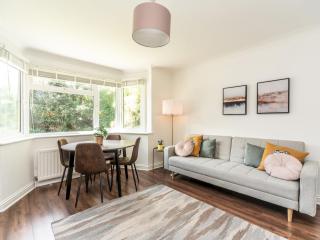 Pass the Keys Stylish Apt in quiet cul de sac - Surbiton - 0