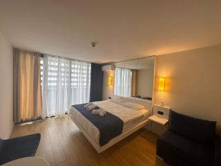 Orbi City Block Superior Class Apartments - Batumi - 8