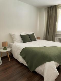 Spacious 3-bedroom modern apartment - newly furnished - Bratislava - 0