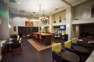 Hampton Inn & Suites Valdosta/Conference Center - Valdosta - 4