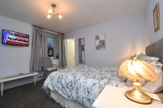 The Old Board School Guest House - St Clears - 7