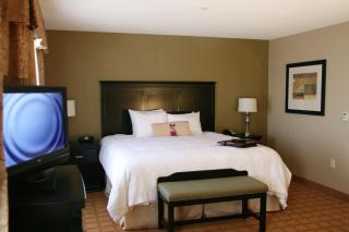 Hampton Inn & Suites Chicago/Saint Charles - Saint Charles - 1