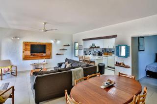 Santorini Beachfront Apartment - 6