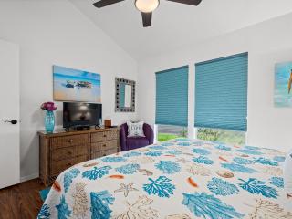 Beautiful Bay View Condo - 1