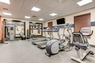 Hampton Inn & Suites Manchester, TN - 3