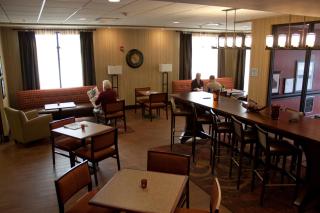 Hampton Inn - Burlington - 4