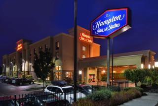Hampton Inn & Suites Tacoma - Tacoma - 8