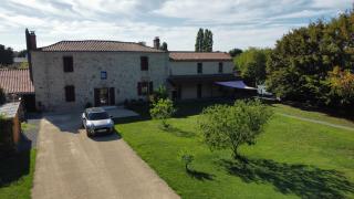 LA CHARMILLE Gîte et Chambre d'hôtes - La Copechagnière - 1