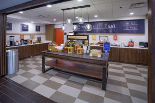 Hampton Inn Fayetteville - Fayetteville - 3