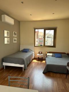 Extremely comfy apt with spacious private terrace 10min walk to the beach & in Town - Larnaca - 1