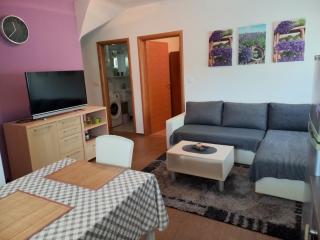 Apartment Lavanda - Tar - 1