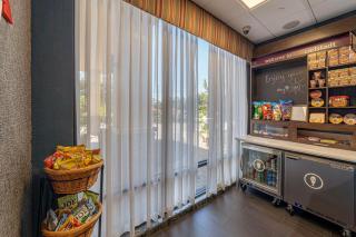 Hampton Inn Carlstadt At The Meadowlands - Carlstadt - 9