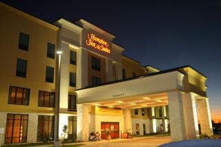Hampton Inn & Suites Bastrop - 9