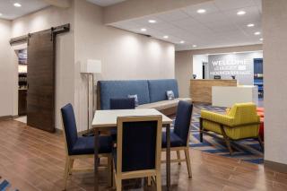 Hampton Inn Castle Rock - 9