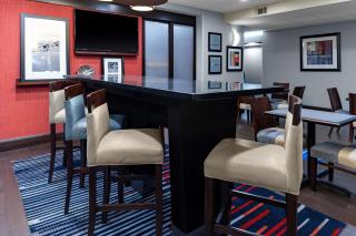 Hampton Inn Columbia - 7