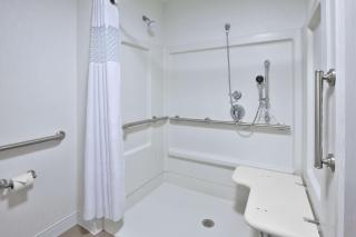 Hampton Inn & Suites Alliance - 1