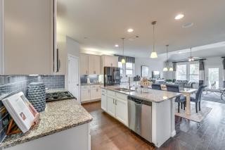 9 Mi to Frisco Square Stylish Home with Backyard - Prosper - 2