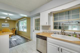 Ozark Mountain View Retreat with Hot Tub! - Holiday Island - 1