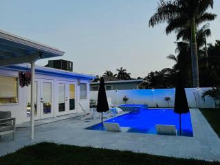 Designer Pool & Family Dream Home - Hollywood - 5