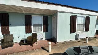 Whiskey Bay Lodge - Venice - 1