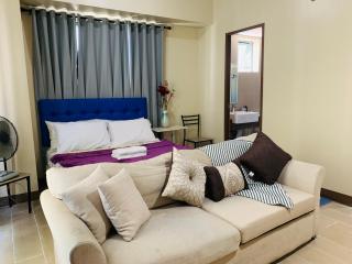 One Palm Tree Villas Condominium - Studio 5M with Balcony - Across Terminal 3 Airport - Manila - 8