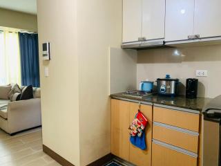 One Palm Tree Villas Condominium - Studio 5M with Balcony - Across Terminal 3 Airport - Manila - 3