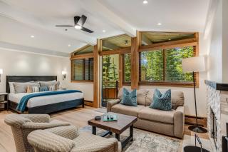 Laurelwood Condominiums 211 - 8