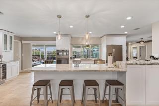 Prestigious location, Renewal Remodel, Heated Pool - Villa Pineapple Oasis - Cape Coral - 2