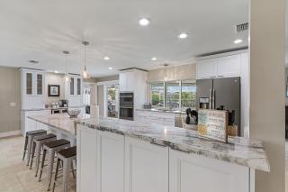 Prestigious location, Renewal Remodel, Heated Pool - Villa Pineapple Oasis - Cape Coral - 1