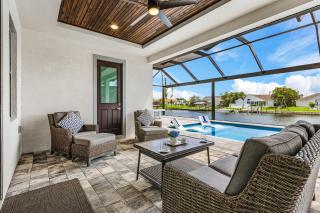 Southern Exposure Heated Pool, Villa Tranquility by the Seas- Roelens Vacations - Cape Coral - 4