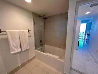 3Bed/2Bath Hallandale Beach - 2