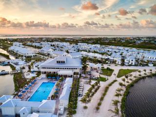 Mahogany Bay Resort and Beach Club, Curio Collection - San Pedro - 1