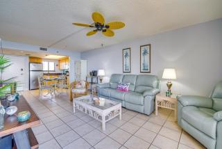 Waterfront Hudson Condo with Pool and Beach Access - Hudson - 4